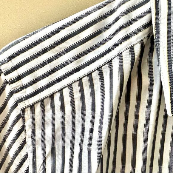 Lacoste grey striped button down reg fit.   Size M - Picture 3 of 7